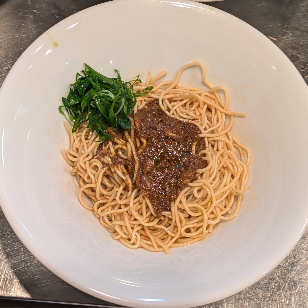 さんじ@上野
イカ墨濃厚煮干うずら&amp;さんじ玉SP2
(鮑の肝バター醤油)&amp;サービス
久々に濃厚が食べたくて
ほんと濃密で旨味濃厚なんだけど
俺好みの塩気がたまりません
しかもイカ墨のお陰でコクも
更にあのお肉まで
ほんとヤバ旨
SP2はビターな鮑の肝にたっぷりのバターのコクがオイリーさがたまりません