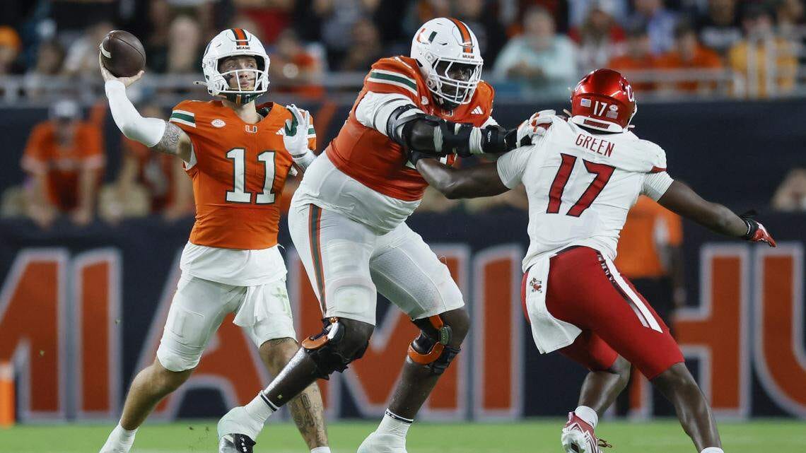 AaronWilson_NFL's tweet image. Massive, towering Miami @CanesFootball offensive tackle Markel Bell (6-foot-9, 346, 7-3 1/8 wingspan) #NFLDraft visits #Eagles #Browns #Steelers #Dolphins (local prospect, treated like a 30 visit). Projected third-round draft target. Third-team All-ACC selection who started 16