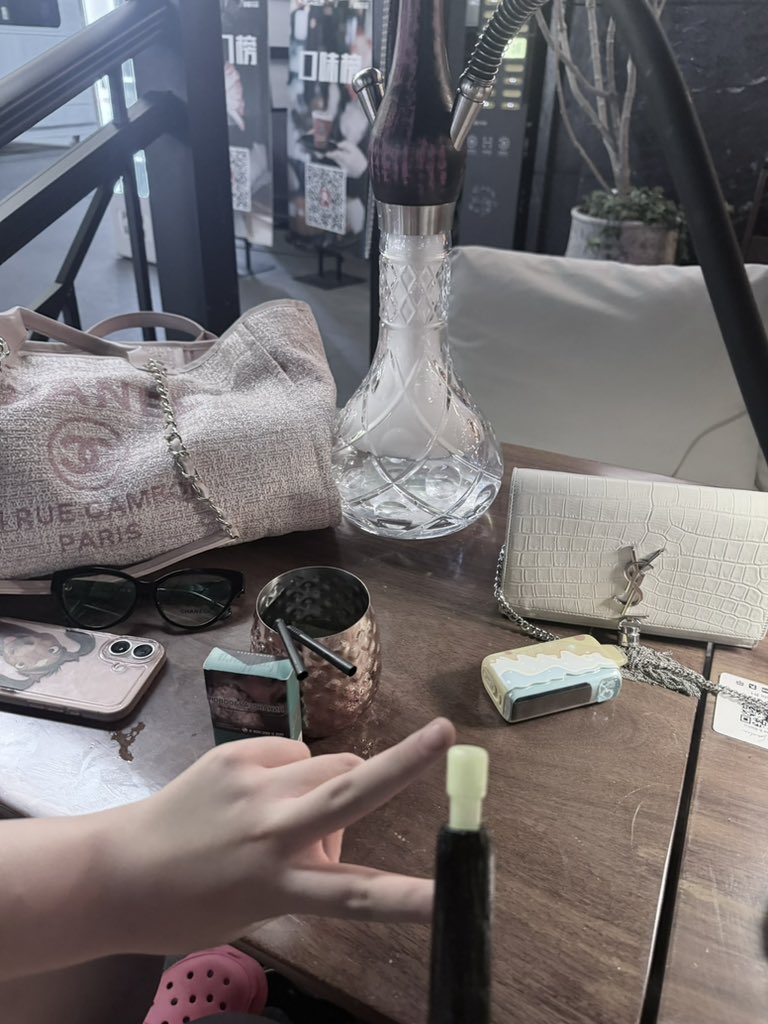 PasTTER* tweet media