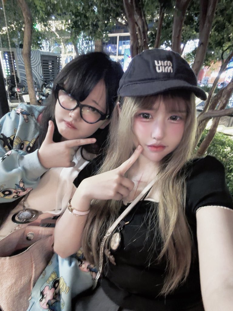 PasTTER* tweet media