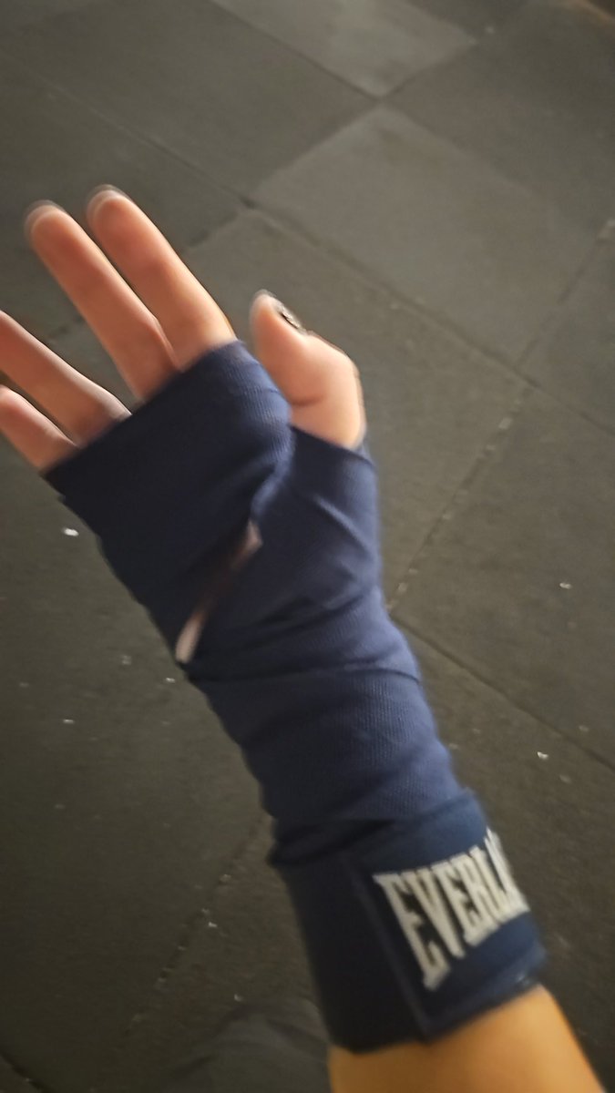 queen of the dead 🏳️‍⚧️ tweet media