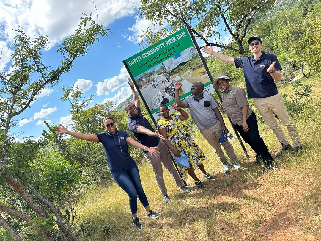Great to engage with farmers 🧑‍🌾 and school beneficiaries 📚 of <a href="/action_poverty/">Action on Poverty</a> &amp; <a href="/CtdtZimbabwe/">CTDT_Zim</a>'s Community Livelihoods Improvement Project in Mutoko 🇿🇼
 
With <a href="/dfat/">Department of Foreign Affairs and Trade 🇦🇺</a> #ANCP support, the project strengthens food security, water access and community resilience for 2,400 people 🙌
