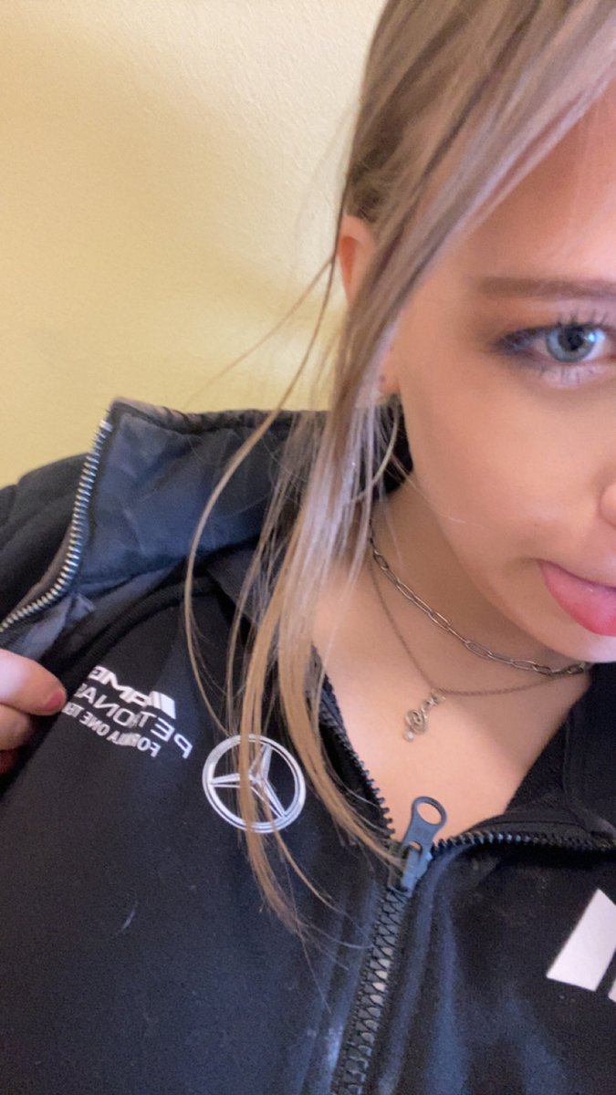 Isa 🧬 #changingmypfpaholic tweet media
