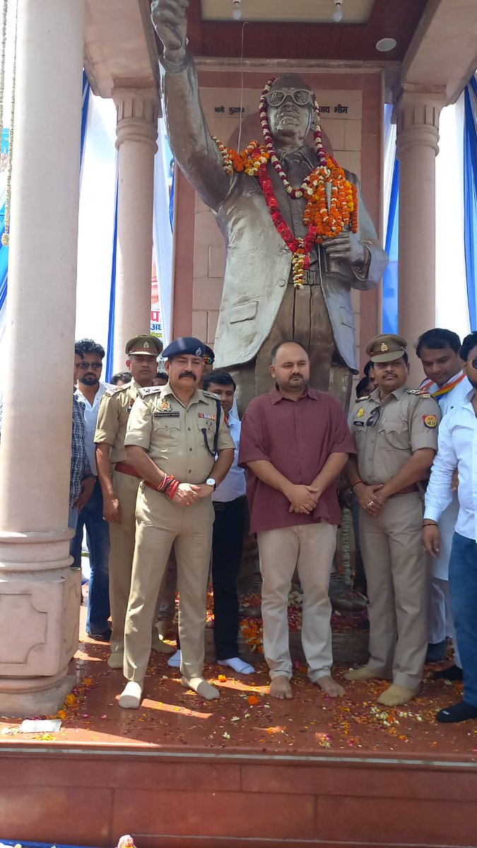 DmHapur's tweet photo. आज डॉ. भीमराव अम्बेडकर का जन्मदिवस पूरे उत्साह, श्रद्धा और गरिमा के साथ धूमधाम से मनाया गया। इस अवसर पर विभिन्न स्थानों पर कार्यक्रम आयोजित किए गए, बाबा साहब के चित्र पर माल्यार्पण कर उन्हें श्रद्धांजलि अर्पित की। 
@CMOfficeUP @ChiefSecyUP @CommissionerMe3 https://t.co/ySZbgREZB9