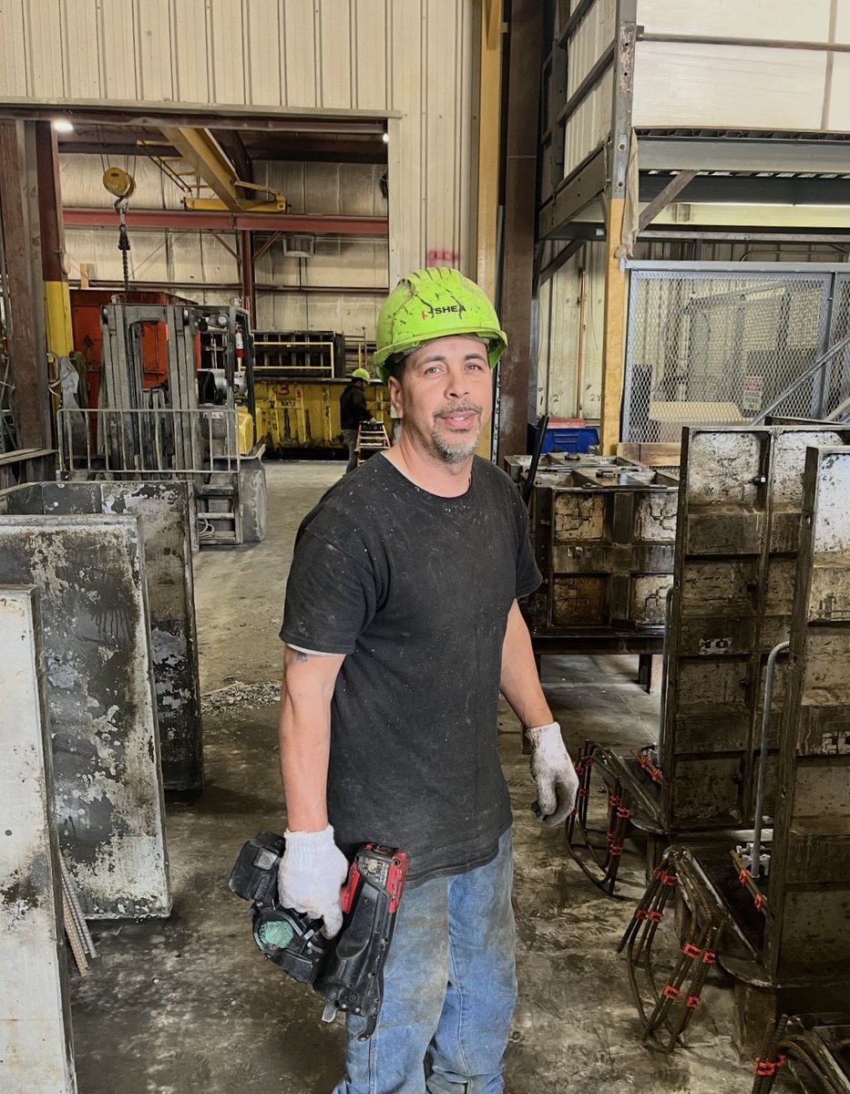 SheaConcrete's tweet image. Happy 7-Year Anniversary Moises Flores!  Keep up the great work &amp;amp; we appreciate all that you do #happyanniversary #celebrate #teamworkmakesthedreamwork #thesheaway #familyownedandoperated