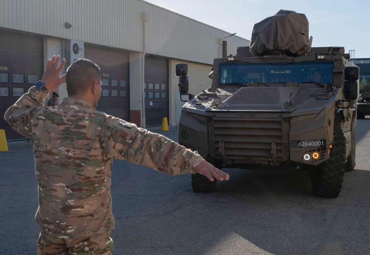 pascalbtr's tweet image. Tiens, EXCELLENTE nouvelle pour le @4RCh_Gap : livraison du 1er #Serval ! 👍
Première sortie officielle à la Foire de Gap, du 8 au 17 mai. 😉
Il ne lui manque que le #CAMTAC 🏔️ ...😢
📷FB 4e RCh
@27bim