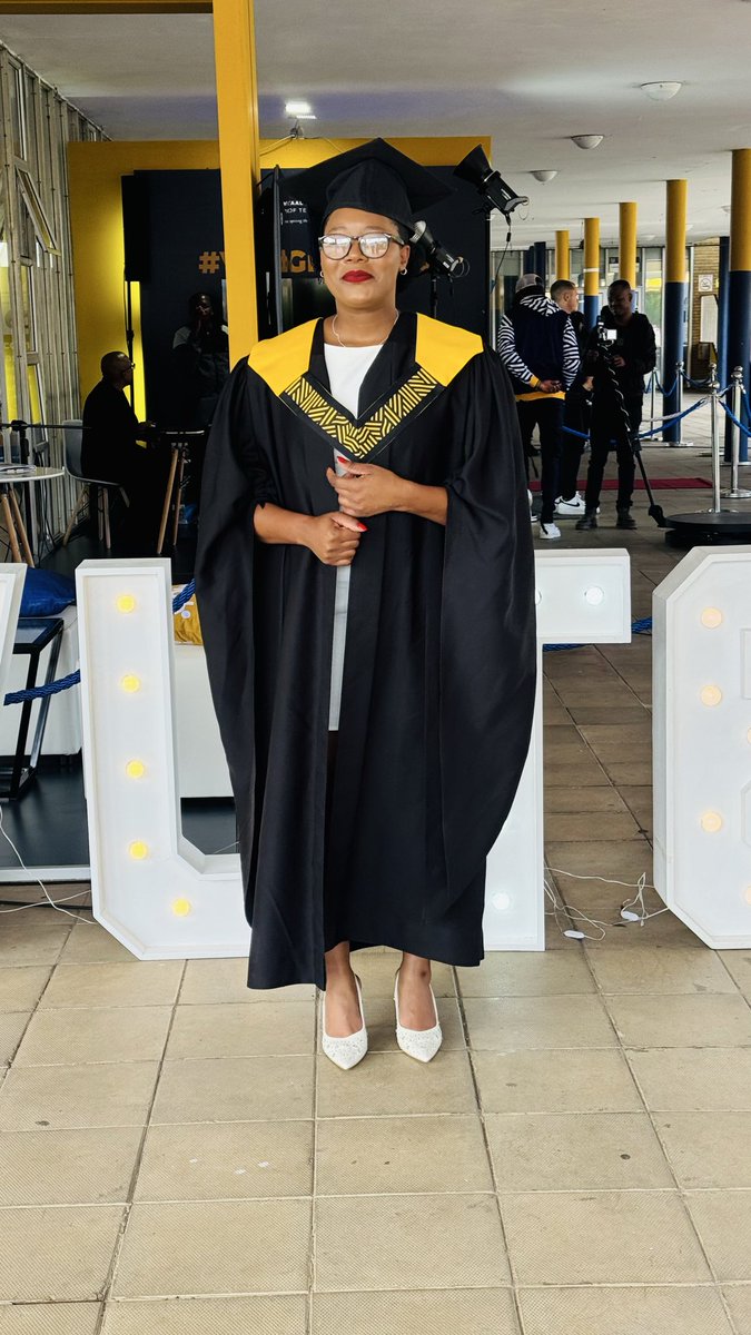 Zahr🌷 tweet media