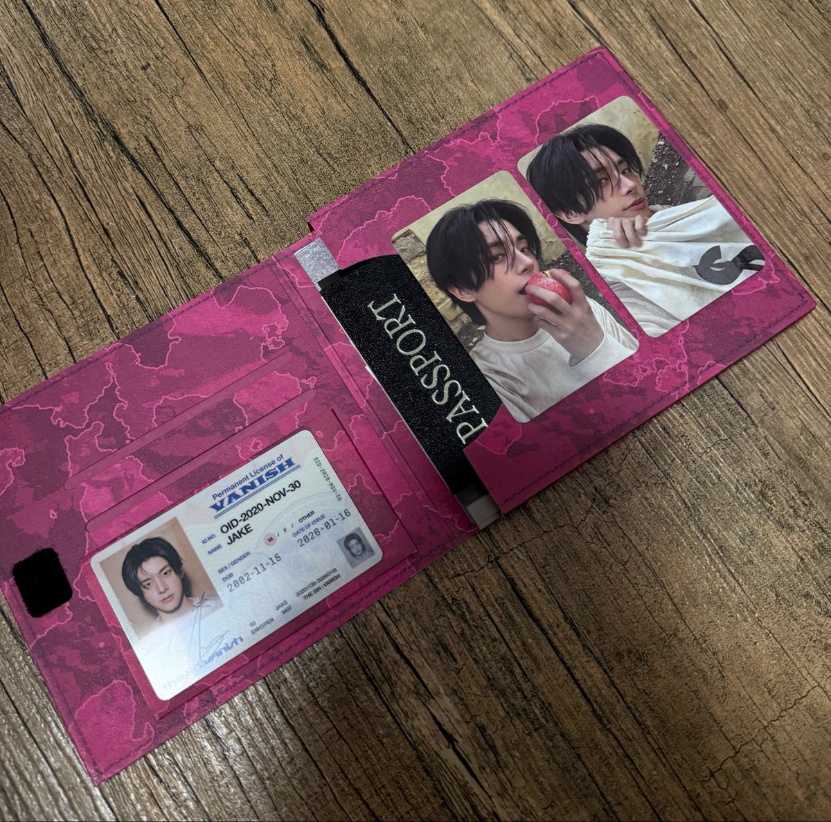 [enhypen 7th mini album the sin: vanish]

unsealed album (complete inclusion)
jake fugitives ver. sure member pc set

php 350

— ph onhand
— ready to ship