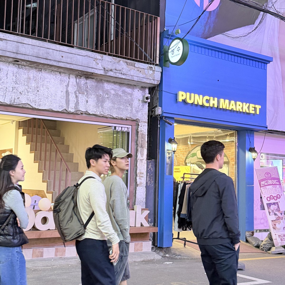 misskloss_ tweet media