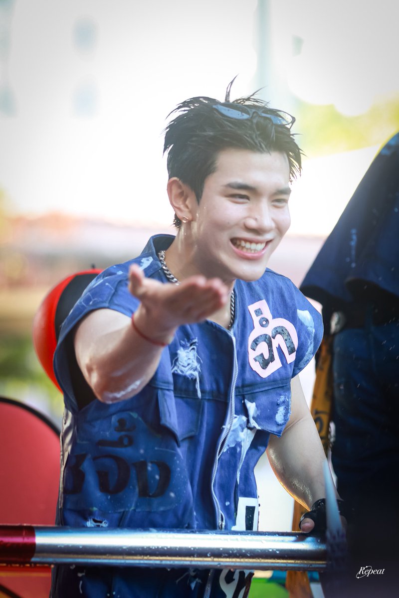 𝐑𝐞𝐩𝐞𝐚𝐭*𖦹ㅡ🍑🦋🌧️ tweet media