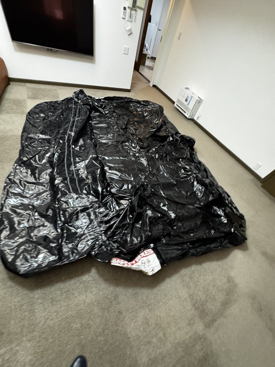 Shiny Down Jacket Fetish tweet media