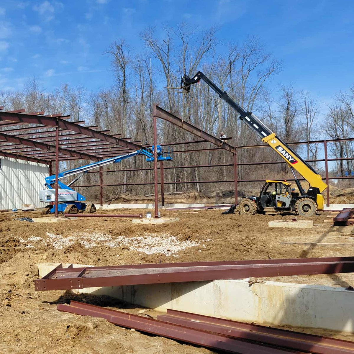 "Team 1 Plastics Expansion Update: Steel Rising as Structure Takes Shape" 

Team 1 Plastics reaches a major milestone as steel rises and the expansion structure takes shape, bringing the project closer to increased capacity.

Read full article here:
team1plastics.com/team-1-plastic…
