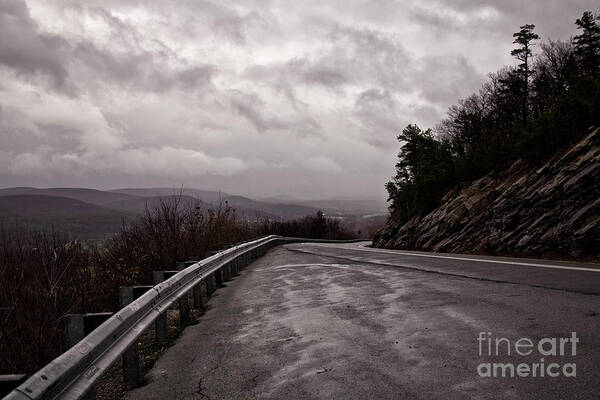 TLawren37609829's tweet image. November Sky leading into Ellenville, New York. fineartamerica.com/featured/novem… #moodySky #November #landscape #photography #buyintoart