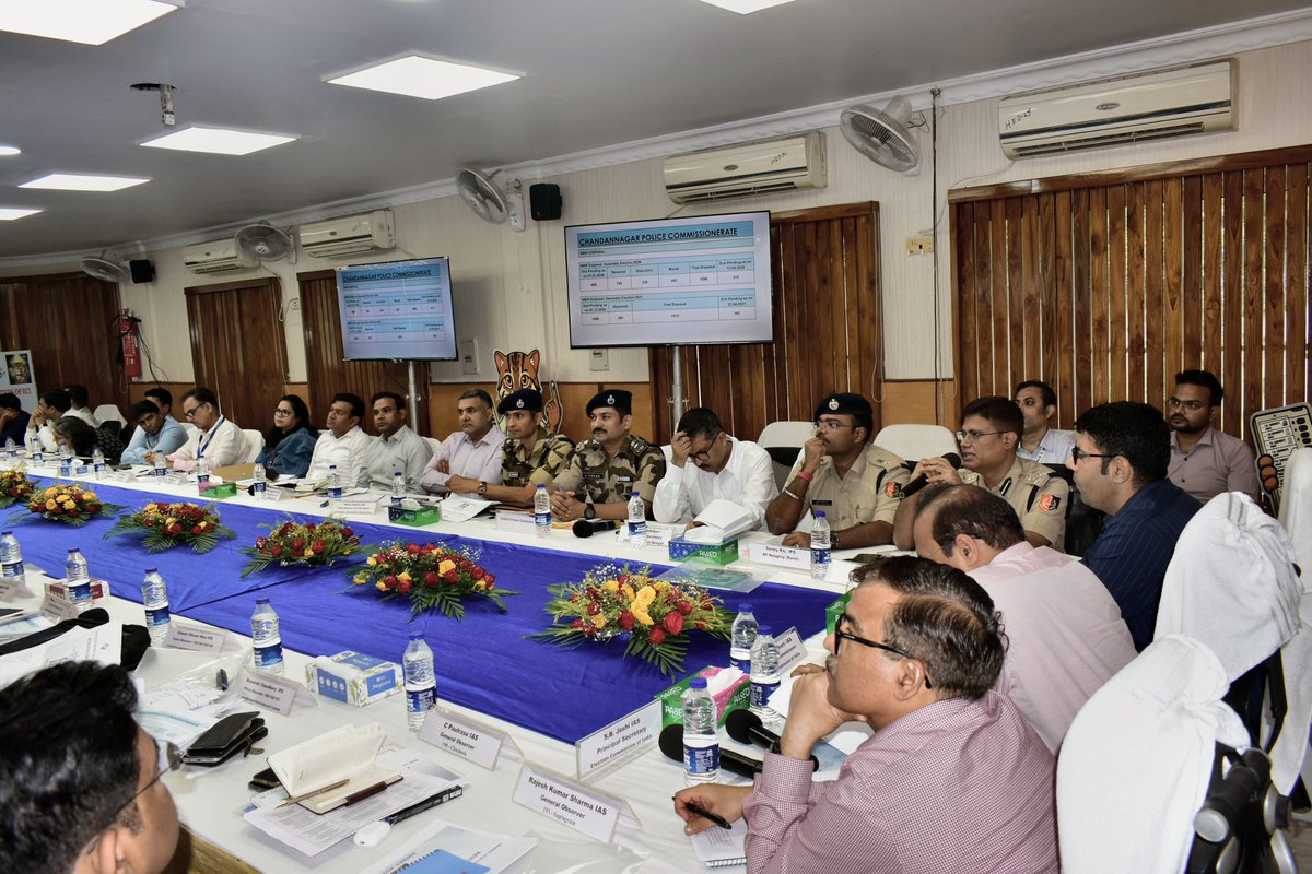 CEOWestBengal's tweet image. Sr. DEC, Pr. Secretary ECI conducting a review meeting today with DEO Hooghly, SP, CAPF &amp;amp; ECI observers of Hooghly district, West Bengal.
#WBLA2026 #Meeting 
@ECISVEEP
@SpokespersonECI
@PIBKolkata
@airnews_kolkata 
@DeoSveep
