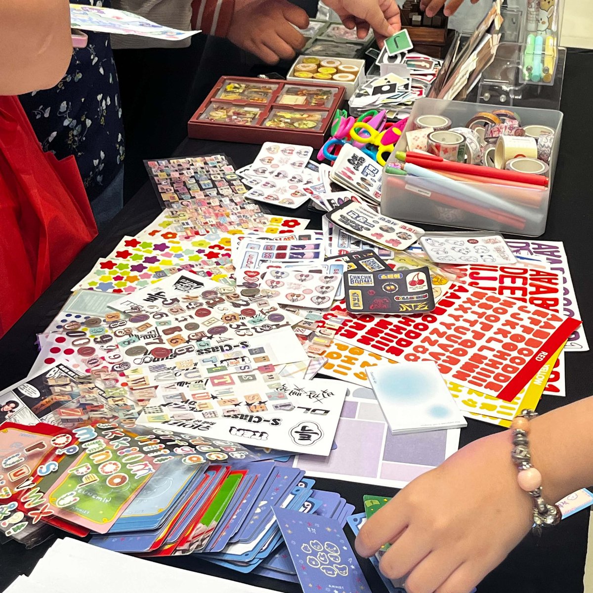 hyuneater's tweet image. As always, thank u for making this day memorable and fun!!! di pinalad sa games kaya nag arts and crafts nalang hehez  @allforskzph 

when na ulit ang party?!!!!! 

#STAY_inthe_LOOP 
#Events_By_AllForSKZ