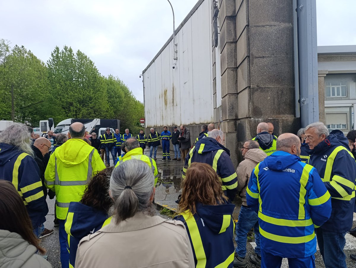 EuNaron's tweet photo. Acto polos represaliados, Navantia (Ferrol) https://t.co/8kytgWK3Xf