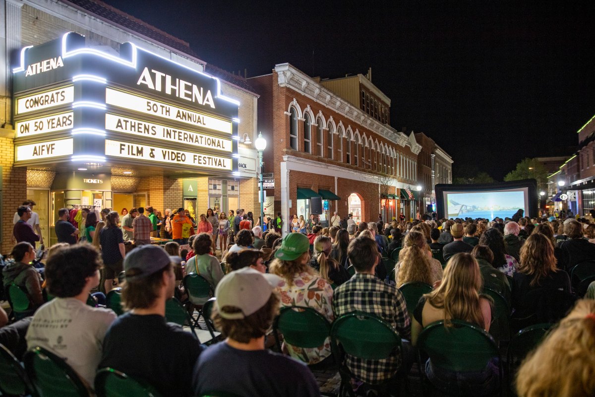 OHHeartofitAll's tweet photo. Upcoming #SpringinOhio events you can't miss:
๐ Cars & Coffee in Medina 4/19
๐๏ธ The Collector's Market in Circleville 4/18
๐ฝ๏ธ Athens International Film + Video Festival Through 4/19
๐ Hamilton Unfolded 4/16-18
๐ฅ Fort Meigs After Dark Lantern Tour 4/18
https://t.co/lR3MmKsRdA https://t.co/IrbvyABCd0