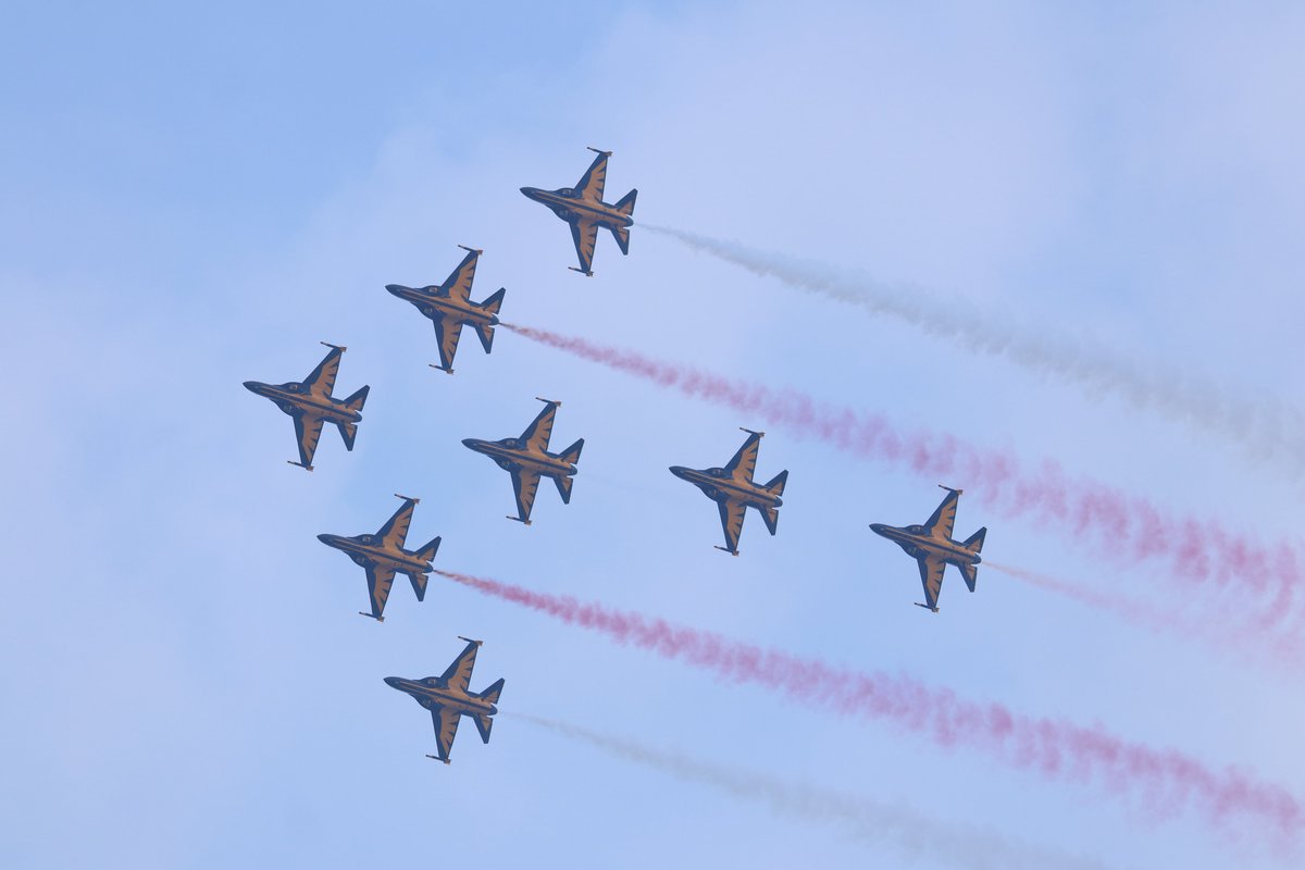 somat_ta's tweet photo. Osan Air Power Day 2025で撮影したBlack Eagles
Space ChallengeがSeoul air baseで開催される予定なのは嬉しい!
5月で全日程終了なのが気になるな~
ワールドツアーかな~
#BlackEagles
#블랙이글스
#T50
#T50B
#T_50
#T_50B
#ROKAF
#OsanAirPowerDay2025
#オサン空軍基地
#烏山空軍基地
#OSN https://t.co/ygjfBkxBuw