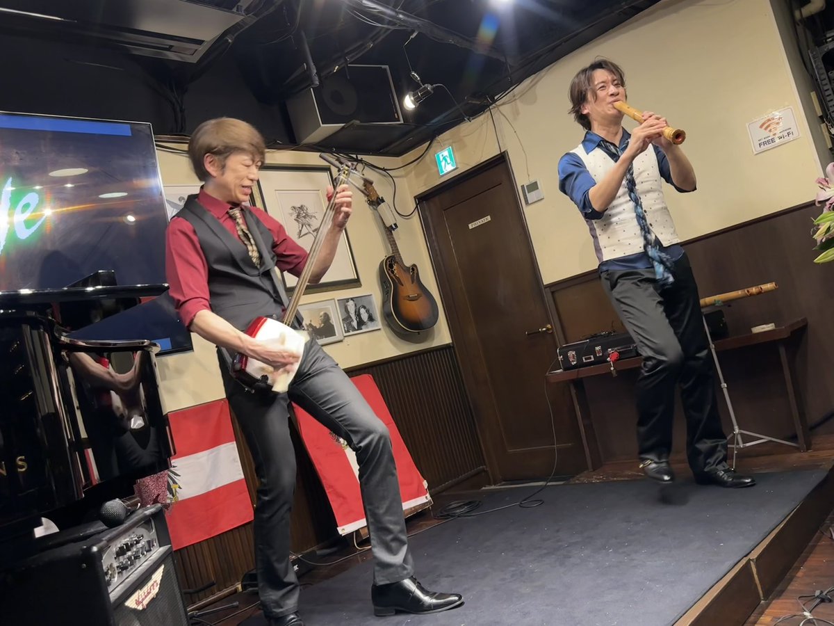 dongurachan's tweet photo. 4/13 HIDExHIDE 三尺秀水~勝絶~
前半の祝い、船出のセトリから、後半は日々を大切に、出会いを大切に過ごしてねと改めて教えて��いた様な、じわ〜っと味のあるセトリで��出ちゃった😭✨
特にこの↓流れ💓サブテーマに相応しき趣きあるライブでした〜👏
ご縁に感謝😌🙏💓
#HIDEHIDE https://t.co/xmvMvWzZ4G