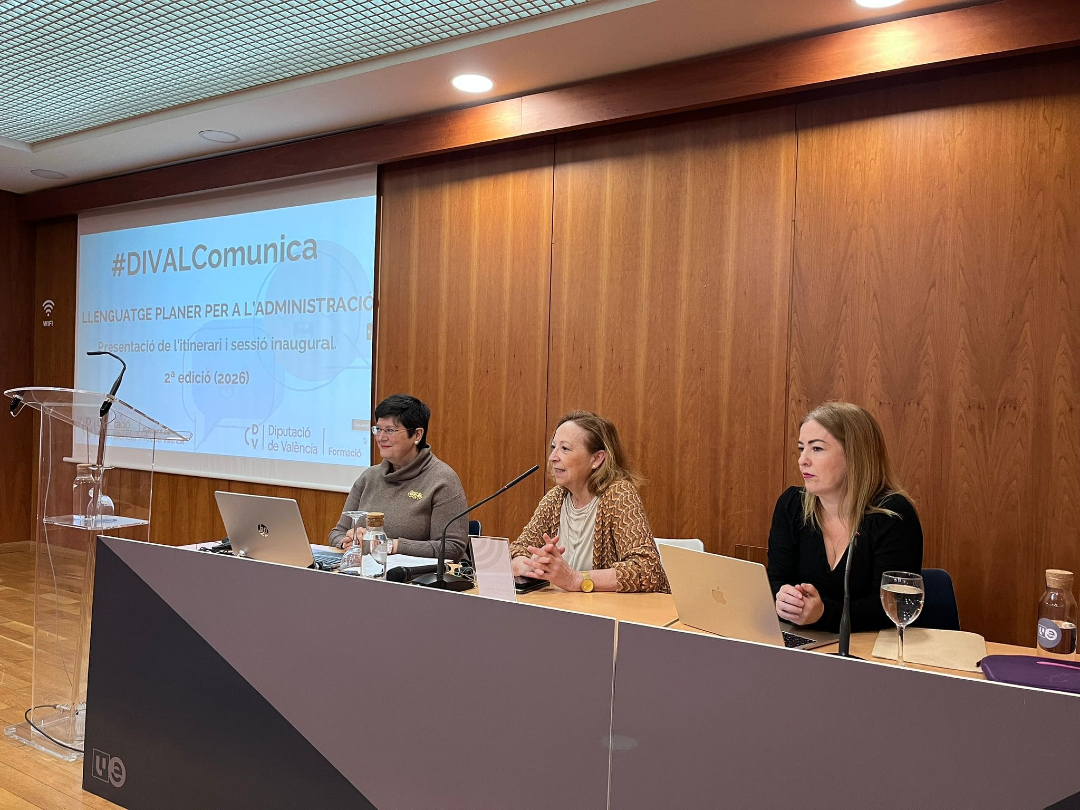 ValenciaalaDipu's tweet photo. La Diputació de València impulsa una nova edició ampliada de l’itinerari formatiu DIVALComunica per a fomentar un llenguatge més clar i pròxim en l’Administració 🗣️

#DIVALComunica + info https://t.co/mroELtYkKP https://t.co/mTZPGlTu9I