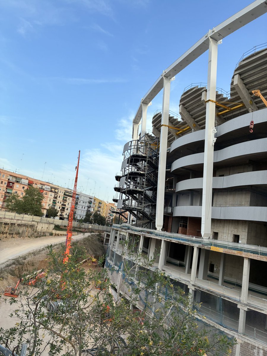 زاوية الملاعب ⛳️🏟 tweet media