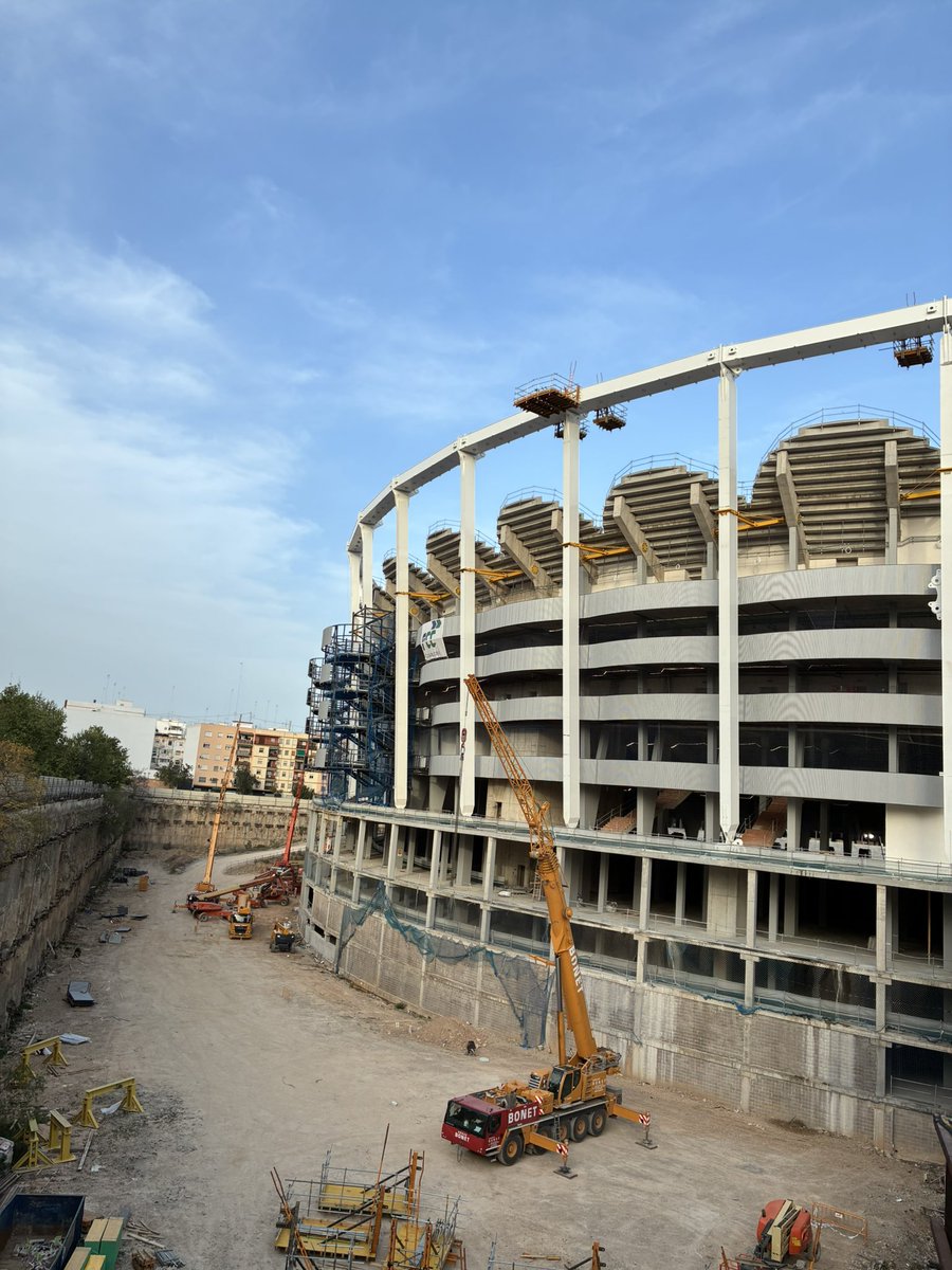 زاوية الملاعب ⛳️🏟 tweet media