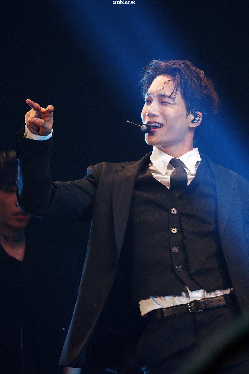 aρίσα tweet media