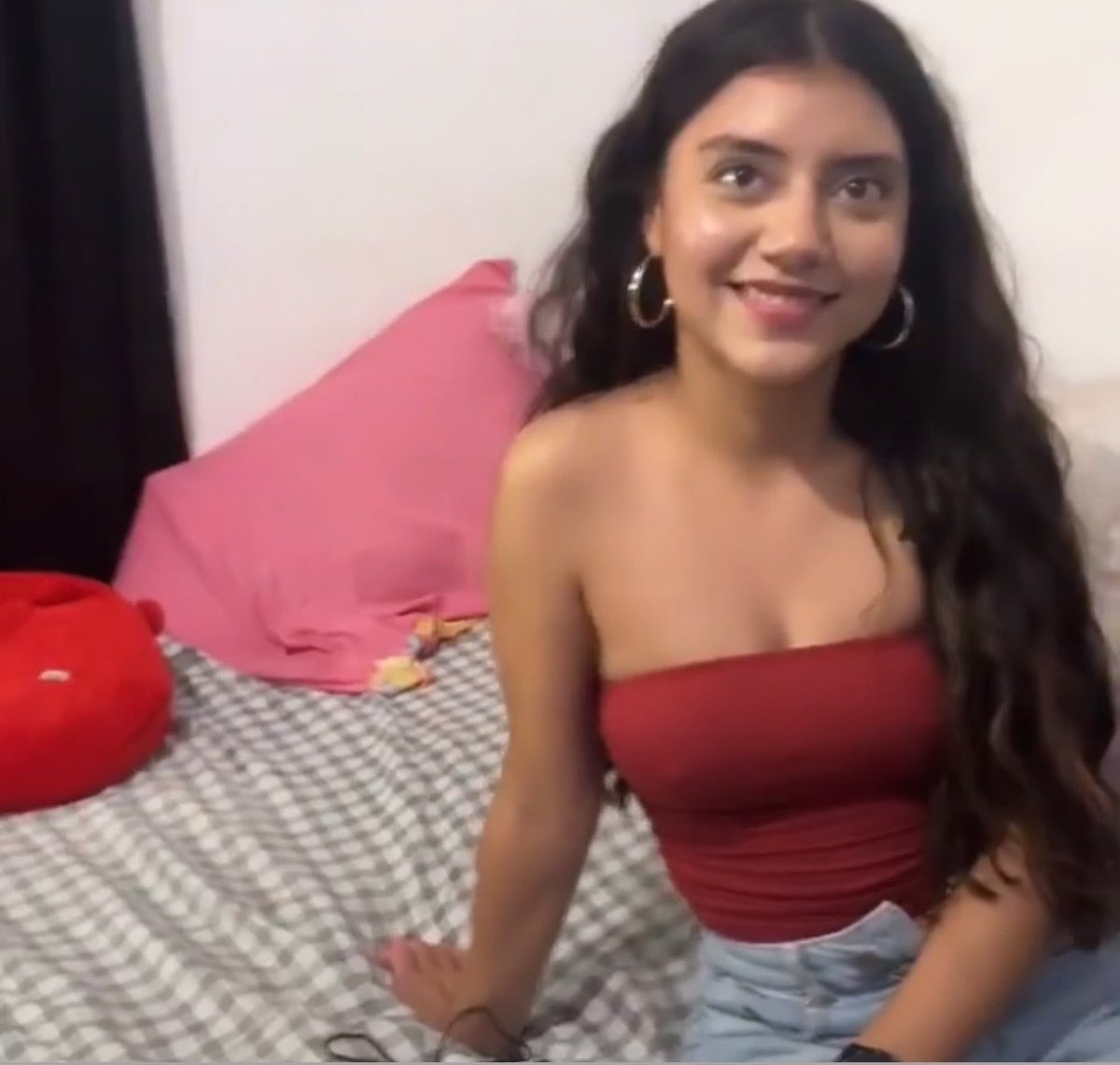 V3eka乄 tweet media