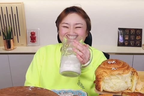 너, 참 예쁘다. tweet media