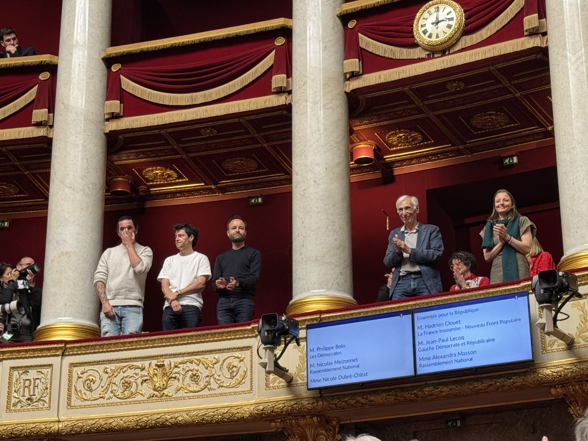 phgosselin's tweet image. #Otages #Iran #Liberté
Un honneur et une joie d’accueillir à l’#Assemblée les visages de la liberté!
Bienvenus chez vous !