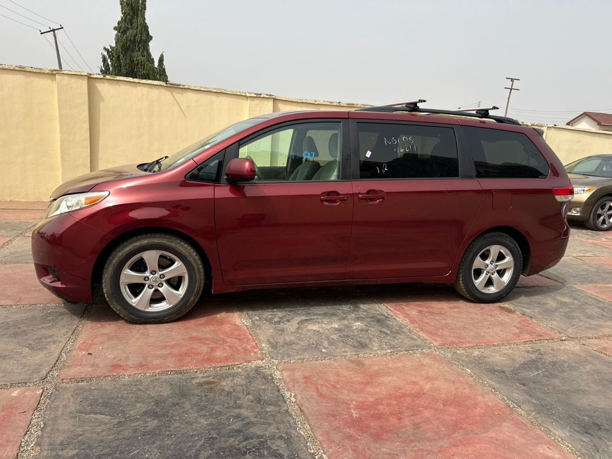 teewalslm's tweet photo. 2012 Toyota Sienna, direct tokunbo, Accident free. 14m https://t.co/0GElfpX3JO