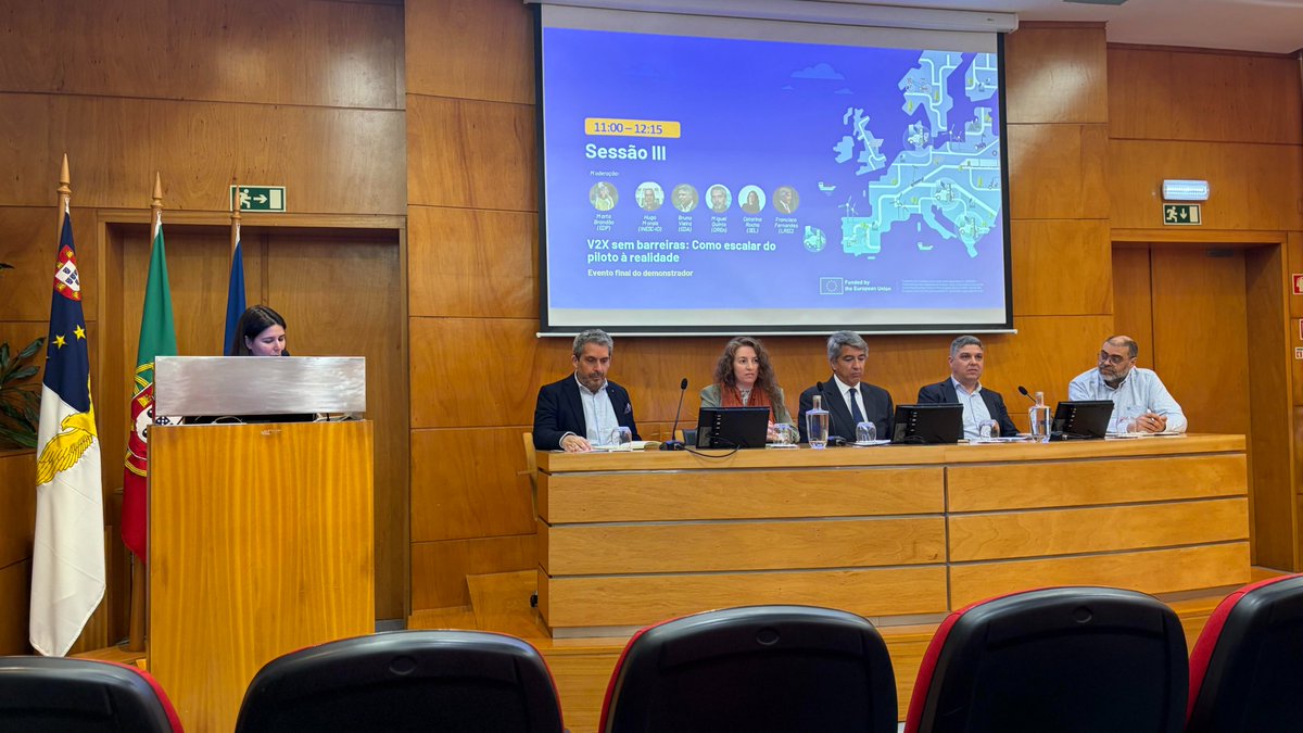 ev4eu_eu's tweet photo. 🚗⚡#EV4EU latest Milestone: Final event on project results in the Azores!

At the Final Event in🇵🇹, partners showcased how #V2X is transforming the archipelago and joined a discussion on the future of e-mobility, highlighting #EV4EU contributions.

More: https://t.co/fiDTFk9P2Z https://t.co/hhghcxExR8
