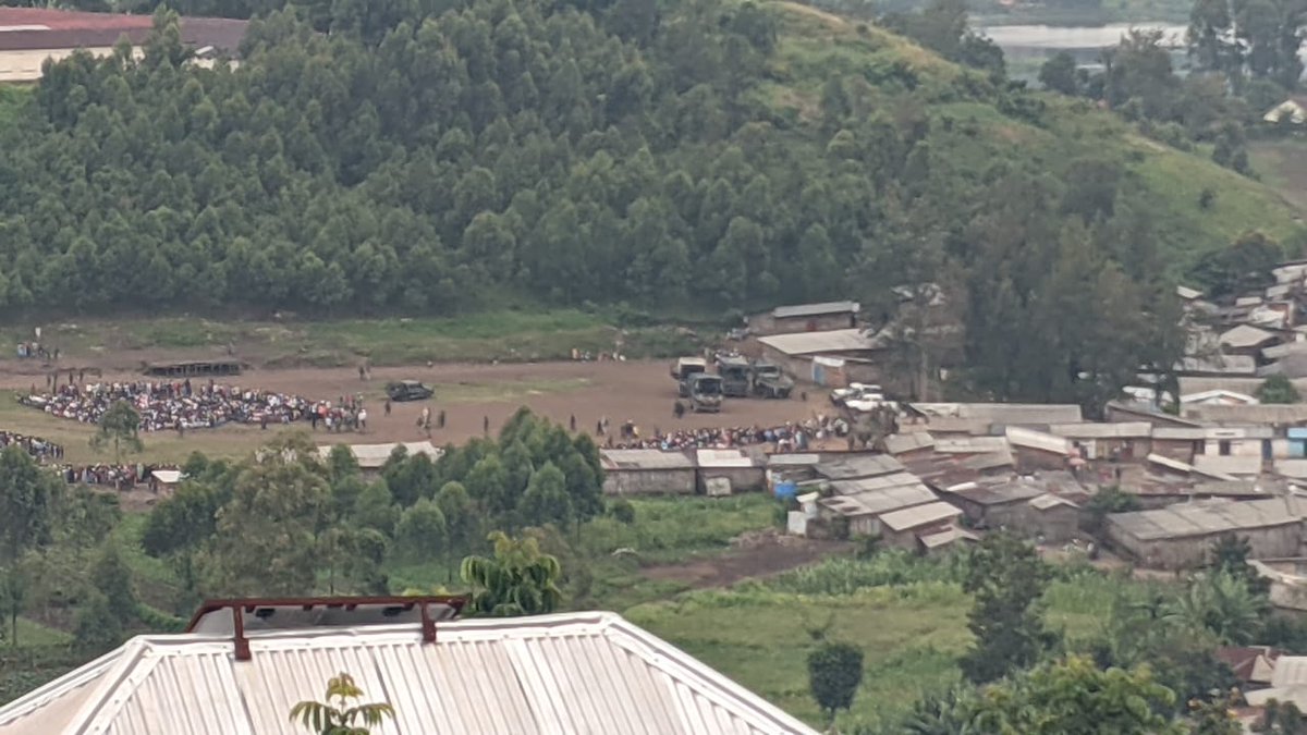 Nyamuhombeza's tweet image. 🚨🔴La cité de #MINOVA🇨🇩 dans l'est de la #RDCongo🇨🇩 reste toujours sous le choc de la barbarie de l'armée rwandaise #RDF🇷🇼. La chasse à l'homme fait que tout jeune garçon est une bête noire à la face de terroristes de la coalition meurtrière #RDF_AFC_M23_TEIRWANEHO🇷🇼.

Les