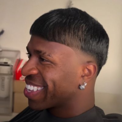 Went to a new barber, and he surprised me with this.😭