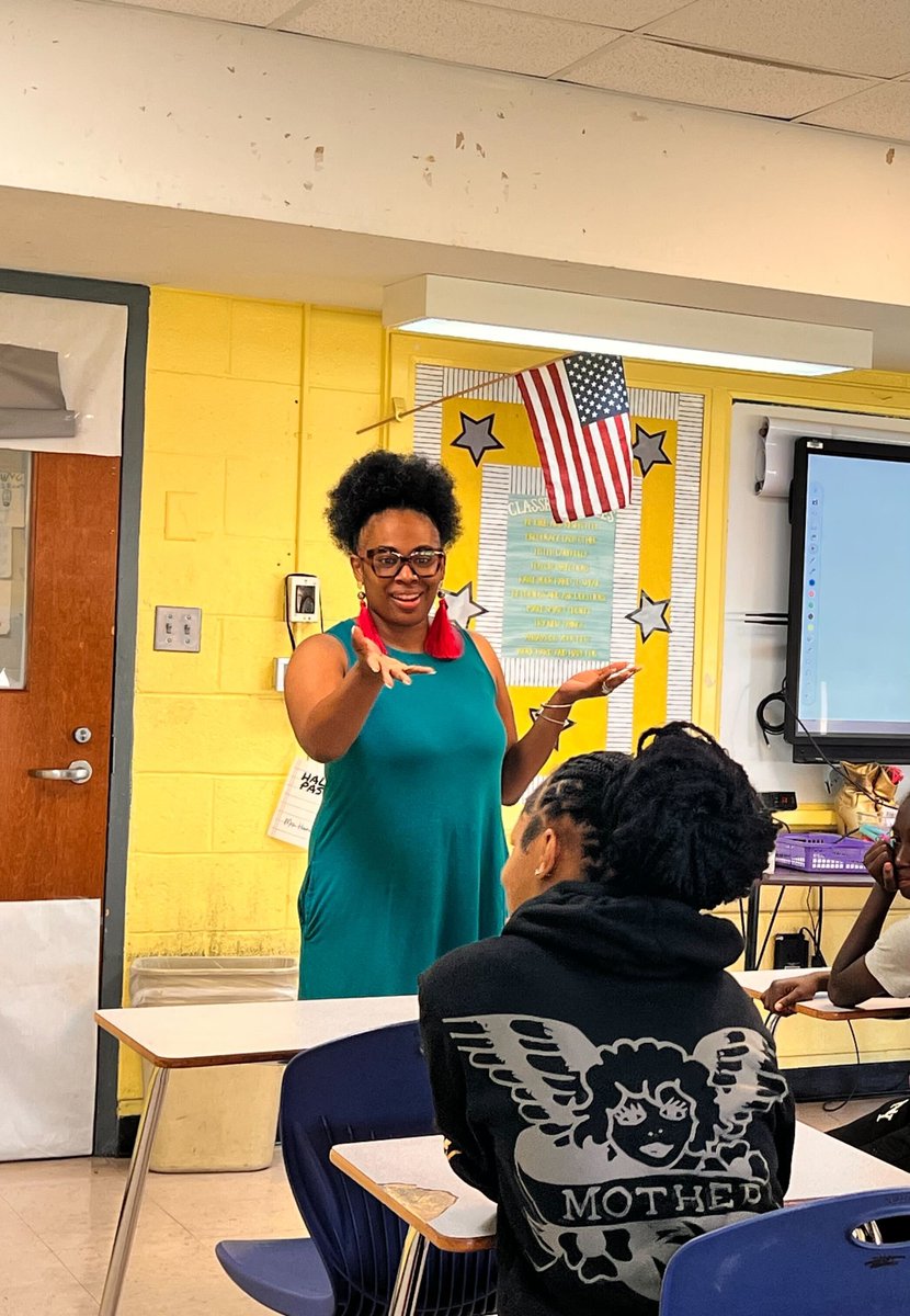 K1Education's tweet image. Kicked off Saturday Bootcamps at Nichols Middle this past weekend 🚀

Strong engagement, focused support, and a great start all around.

Shoutout to Coach Lillian Johnson for leading the charge! 💪

#KidsFirstAlways