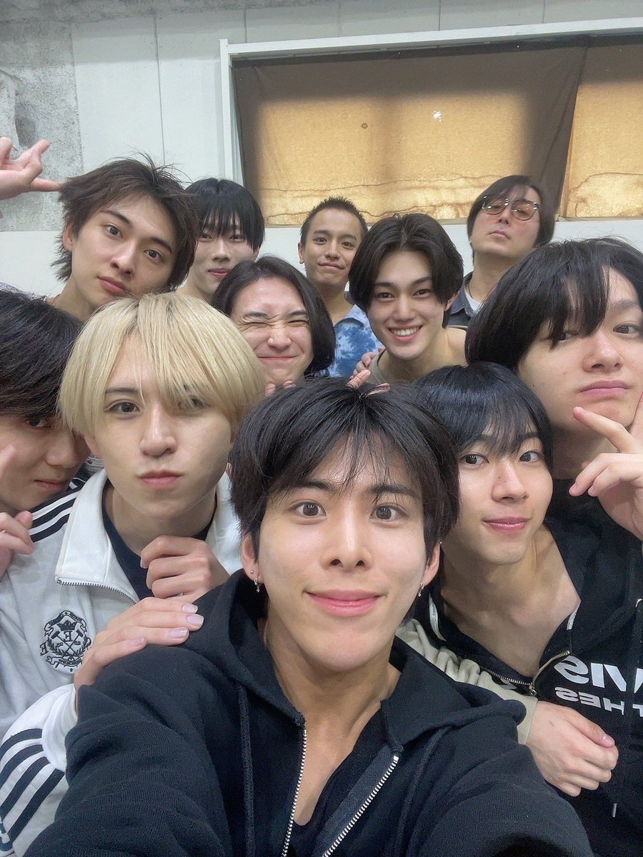 __itsuki0916's tweet photo. 舞台『ニッターズハイ！』

遂に明日から開幕です🧶🧶

よろしくお願いいたします！

 #舞台ニッターズハイ https://t.co/cu4Ssakvut