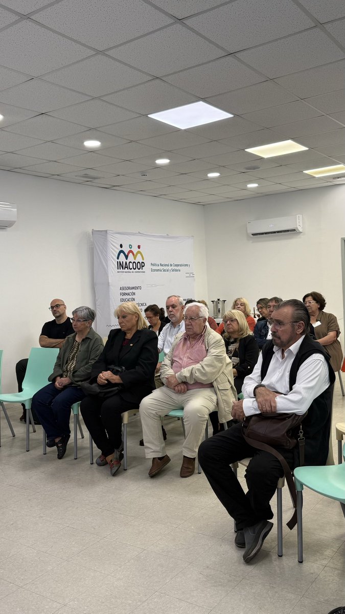 Cudecoop_uy's tweet photo. #Ahora Participamos de la Tertulia Cooperativa organizada por @FUCCUruguay @inacoop https://t.co/fmIghPt0mk