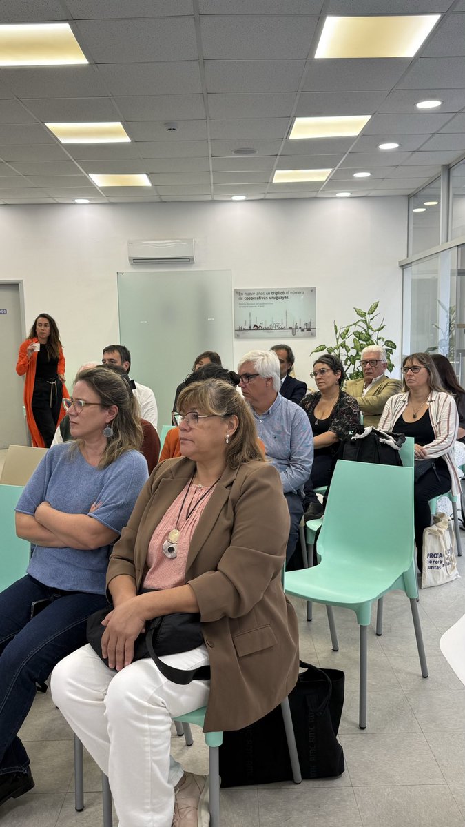 Cudecoop_uy's tweet photo. #Ahora Participamos de la Tertulia Cooperativa organizada por @FUCCUruguay @inacoop https://t.co/fmIghPt0mk