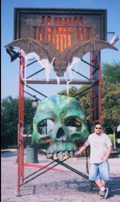 HhnWiki's tweet photo. In order to enter the Dark Torment house, guests had to ride the Earthquake attraction!

Once the Earthquake is completed, Jack informed guests that they have died. They would then be led to their graves and enter the underworld, where they were chased by demons and lost souls! https://t.co/k4Bw9S4BXa