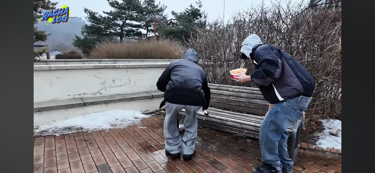 slow. 현진진짜라 tweet media