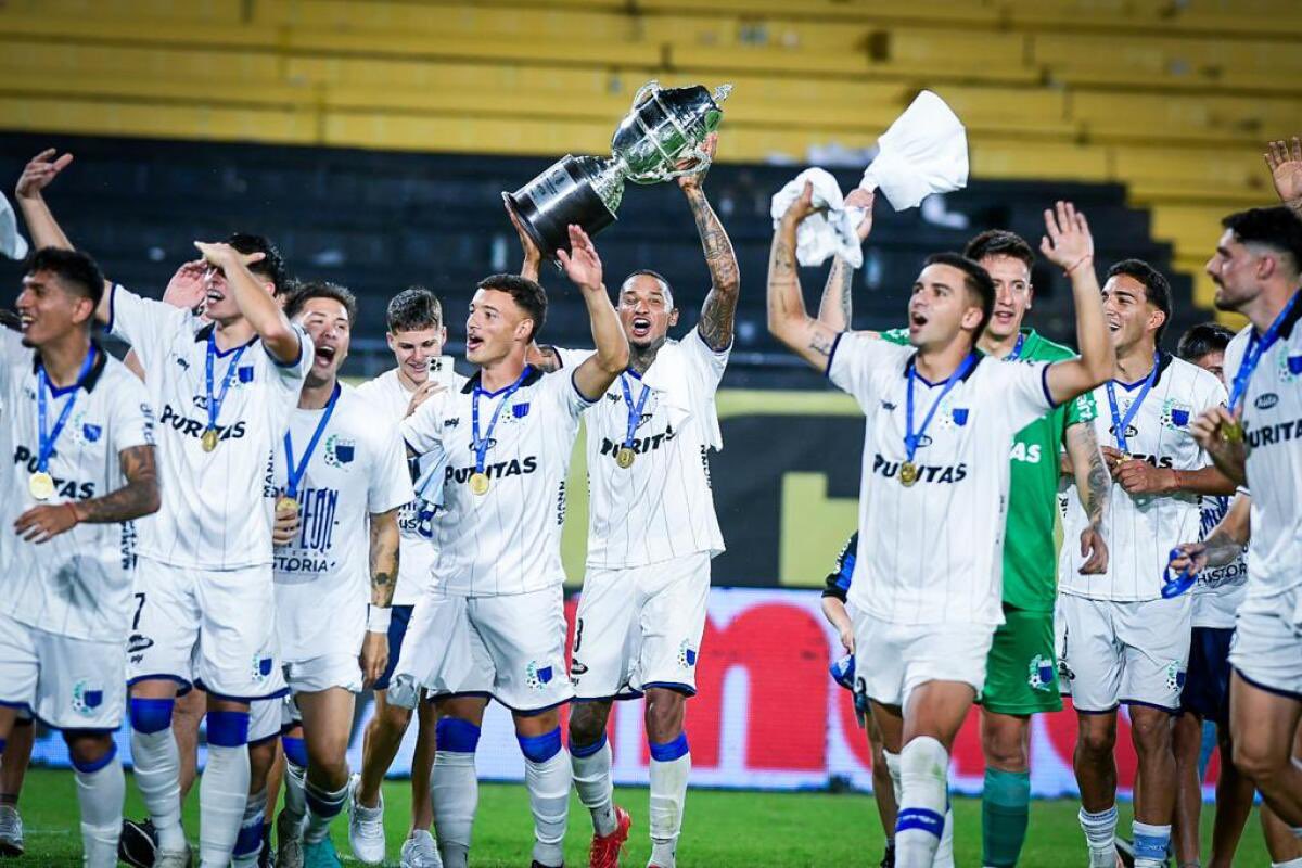 (•_•) tweet media