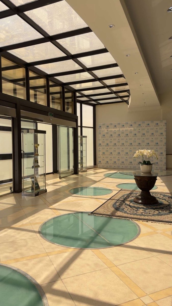 عبدالإله . tweet media