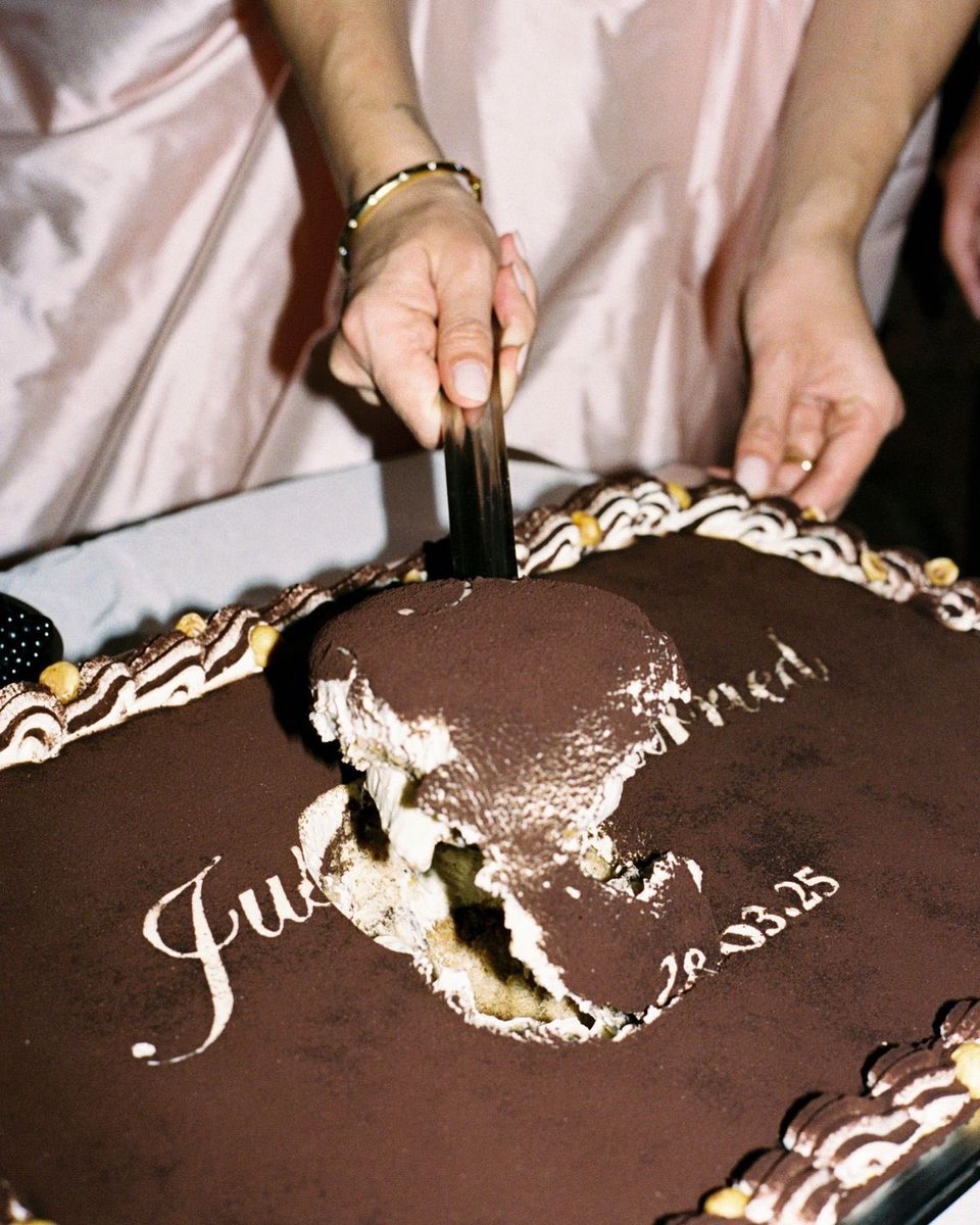 heart_jpg's tweet image. Tiramisu wedding cake