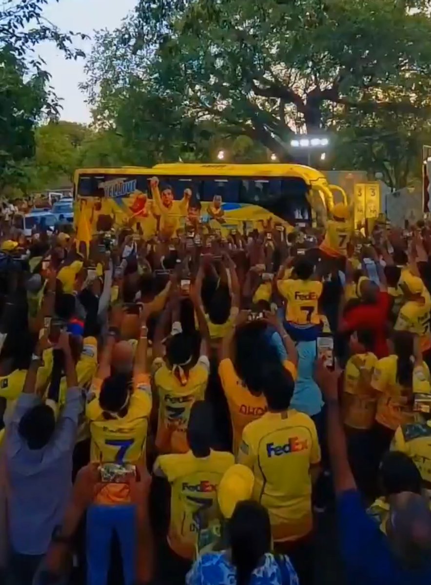 CSK Fans Army™ tweet media