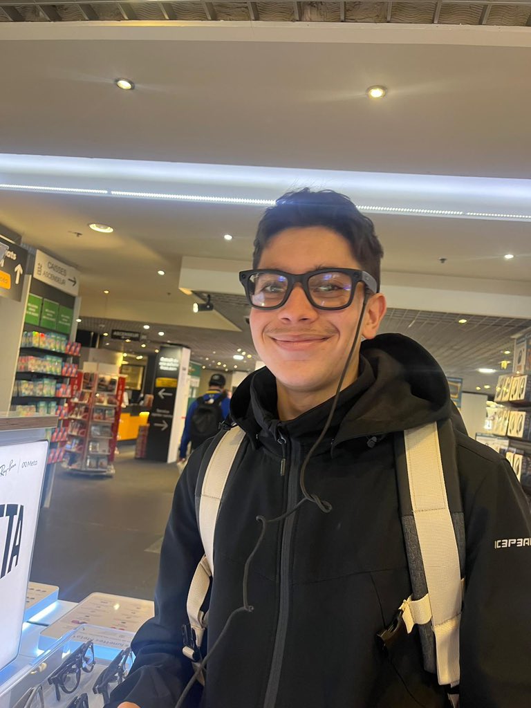 "Tu penses être poursuivie par absolument aucun service secret"
L’agent du Mossad en formation à côté de toi :