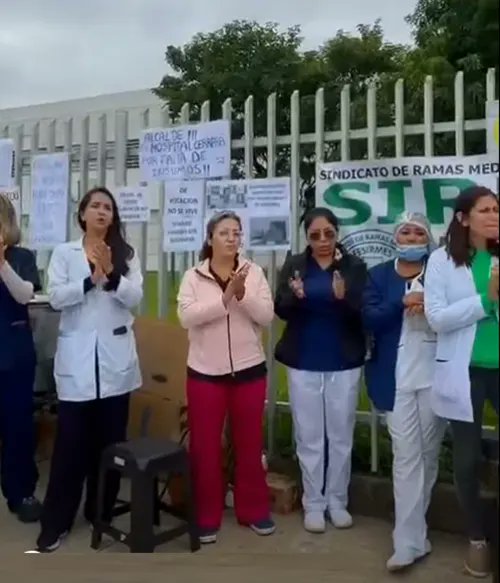 eldiario_net's tweet image. Santa Cruz: médicos inician paro y gran marcha por falta de pagos (09:20)
Lea la nota aquí: eldiario.net/portal/2026/04…
#ElDiarioBo #paro #SantaCruz #ParoMédico #AtenciónDeEmergencias #faltadepagos #pagodesubsidio #protesta #marcha #ÚltimoMomento