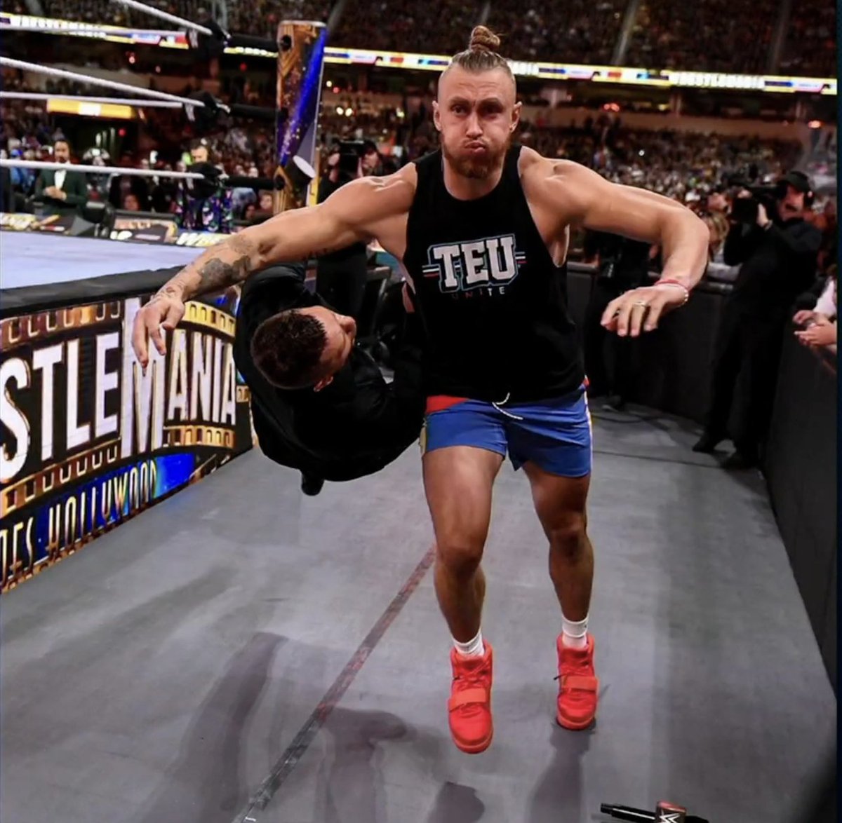 Mike Hlas tweet media