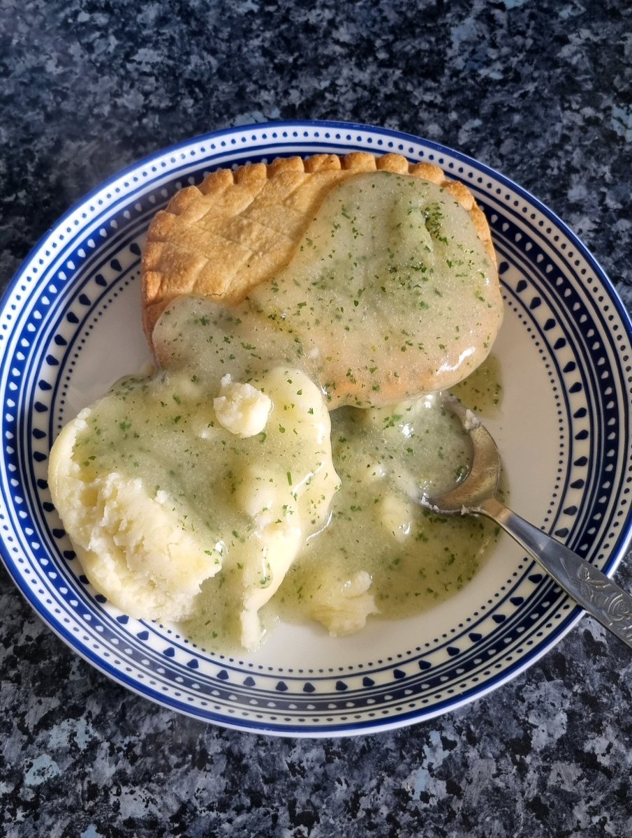 DavidPoulden's tweet image. Lunch  👊🏻
#PieAndMash