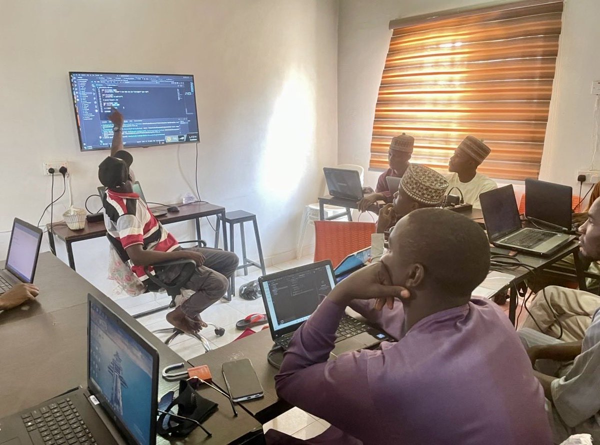 Lumilab Innovation Hub. tweet media