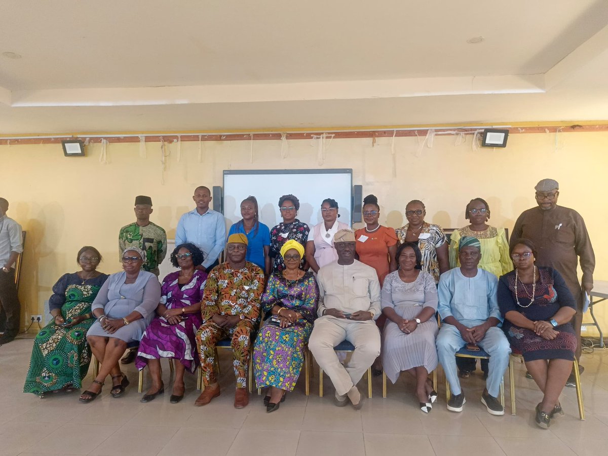 Tescom_Lagos's tweet photo. Chairman TESCOM, Mrs Victoria M. Peregrino, Board Member, Mr Abiodun Bamgboye, P.S TESCOM, Mr O.Ojikutu and Directors at the opening ceremony of a 2-day training on Relationship Management and Team Building for Secondary School Teachers on GL 10-12 at TSSDC, Owutu, Ikorodu https://t.co/uM5LdhYtD0